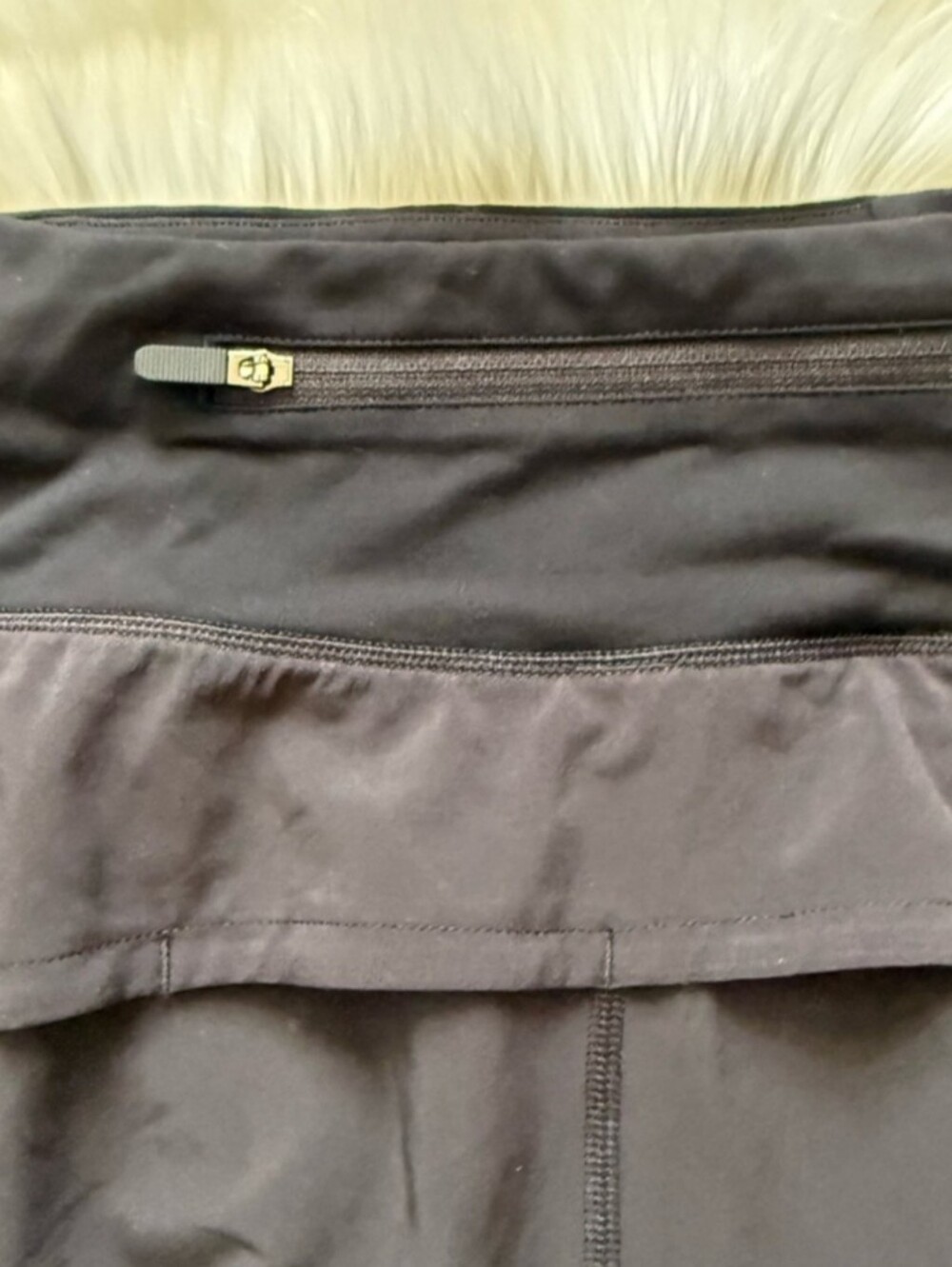 Lululemon Speed Up Mid-Rise Lined Short 4" *Graphic Size 12 - Picture 5 of 6